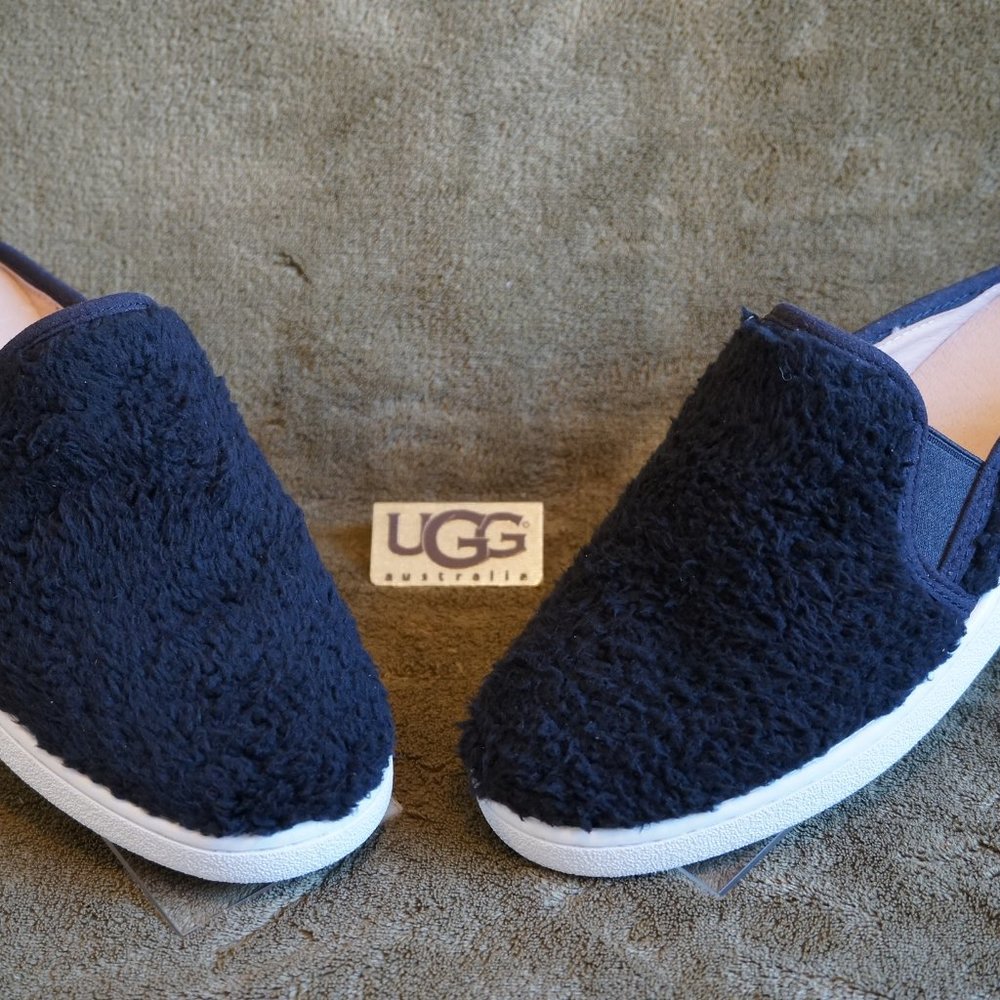 UGG LUCI SLIP ON SNEAKERS  SLIPPERS 10 - Picture 7 of 7